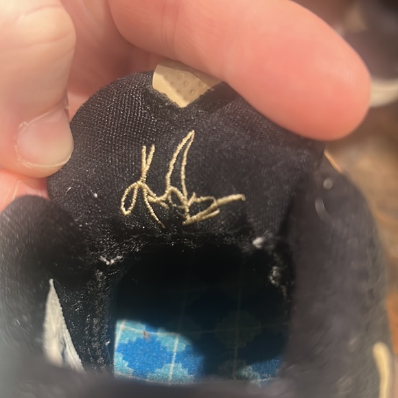 Nike shoes - Picture 9 of 9